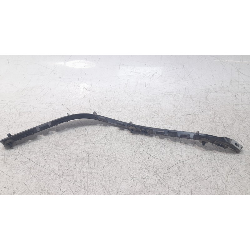 Recambio de soporte paragolpes trasero para land rover discovery sport 2.0 td4 cat referencia OEM IAM FK7217A882A  