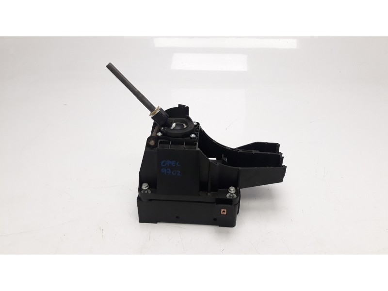 Recambio de palanca cambio para opel insignia sports tourer edition referencia OEM IAM 55563829  