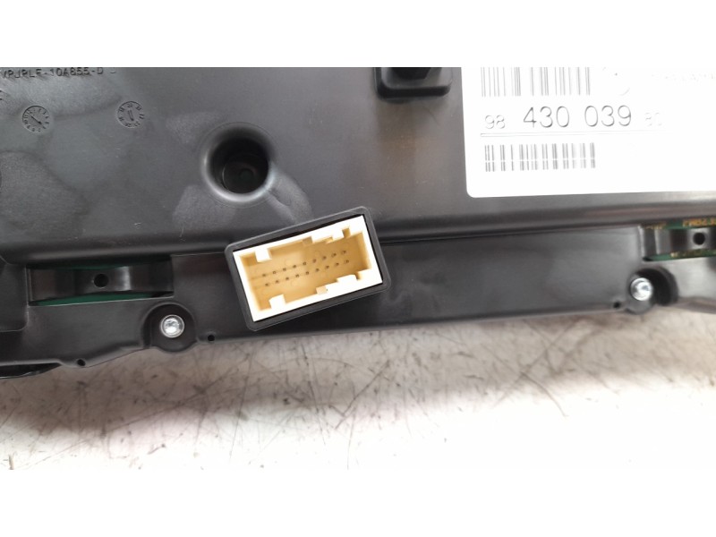 Recambio de cuadro instrumentos para peugeot 208 (p2) 1.2 puretech referencia OEM IAM 9843003980  