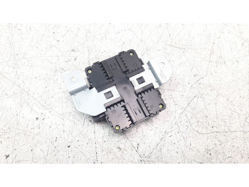 Recambio de modulo electronico para ssangyong rexton limited 4x4 referencia OEM IAM 8750036000  