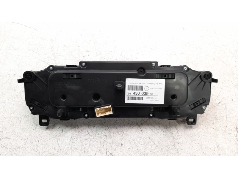 Recambio de cuadro instrumentos para peugeot 208 (p2) 1.2 puretech referencia OEM IAM 9843003980  