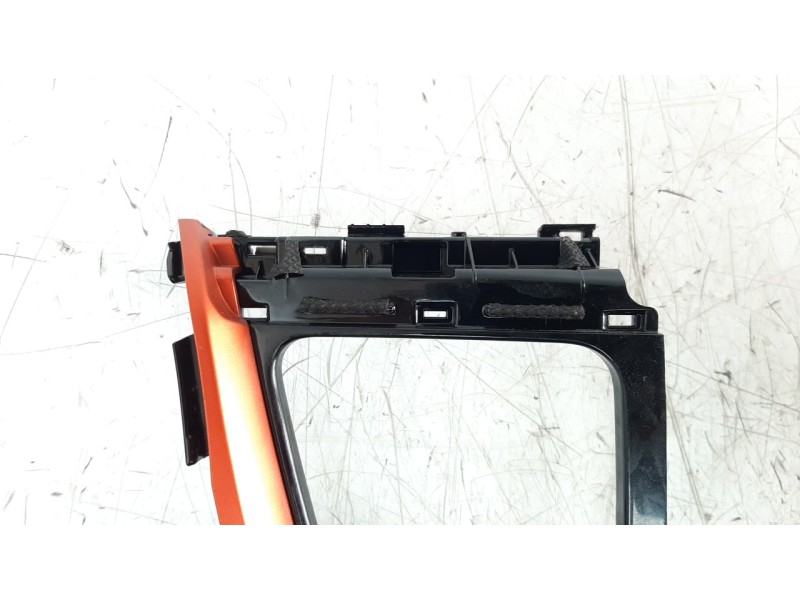 Recambio de moldura para kia stonic (ybcuv) 1.6 crdi cat referencia OEM IAM 84740H8AB0S1R  