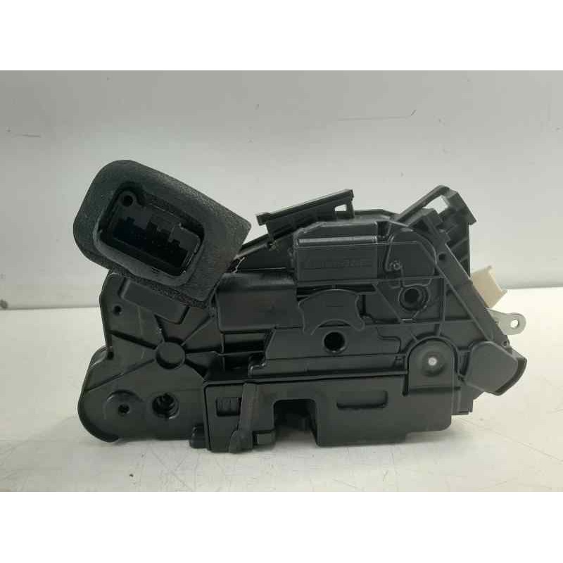 Recambio de cerradura puerta trasera derecha para volkswagen golf vi (5k1) 1.6 tdi dpf referencia OEM IAM 5K4839016M CRDVW1012 