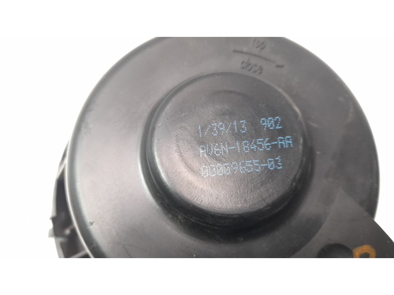 Recambio de ventilador calefaccion para volvo v40 1.6 diesel cat referencia OEM IAM AV6N18456AA 34248 VHF520027