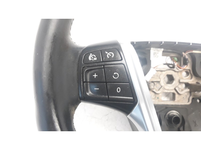 Recambio de volante para volvo v40 1.6 diesel cat referencia OEM IAM 31470183  