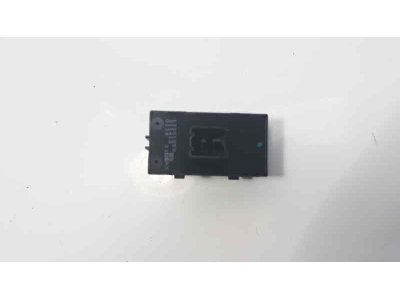 Recambio de mando elevalunas trasero izquierdo para opel insignia sports tourer edition referencia OEM IAM 13301888  