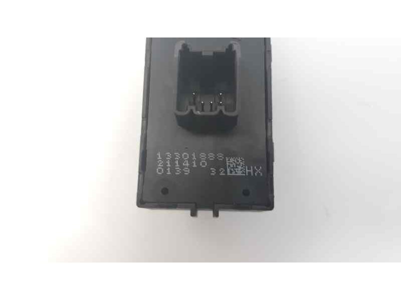 Recambio de mando elevalunas trasero izquierdo para opel insignia sports tourer edition referencia OEM IAM 13301888  