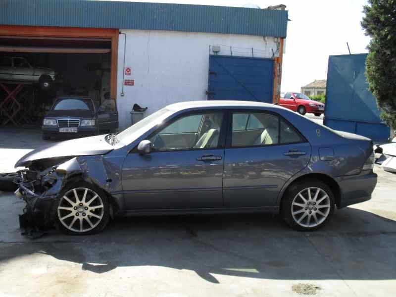 lexus is200 (gxe10) del año 2004