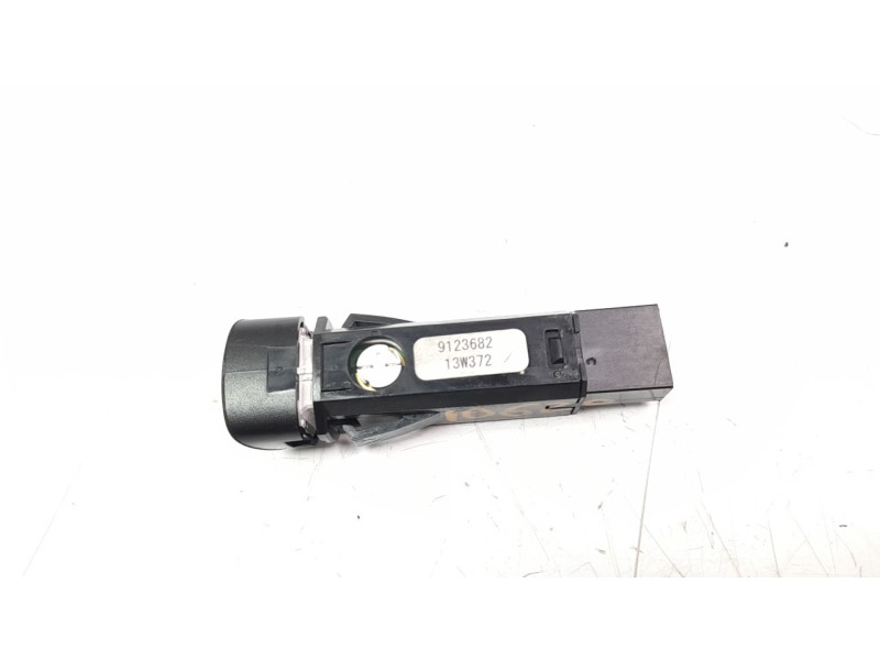 Recambio de warning para volvo v40 1.6 diesel cat referencia OEM IAM 9123682  