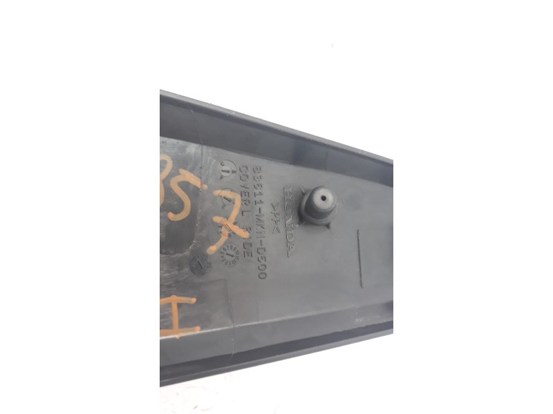 Recambio de moldura para honda cb 650r referencia OEM IAM 83611MKND500  