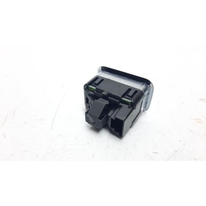 Recambio de mando elevalunas trasero derecho para mercedes-benz clase a (w176) 2.1 cdi cat referencia OEM IAM A2049058102  