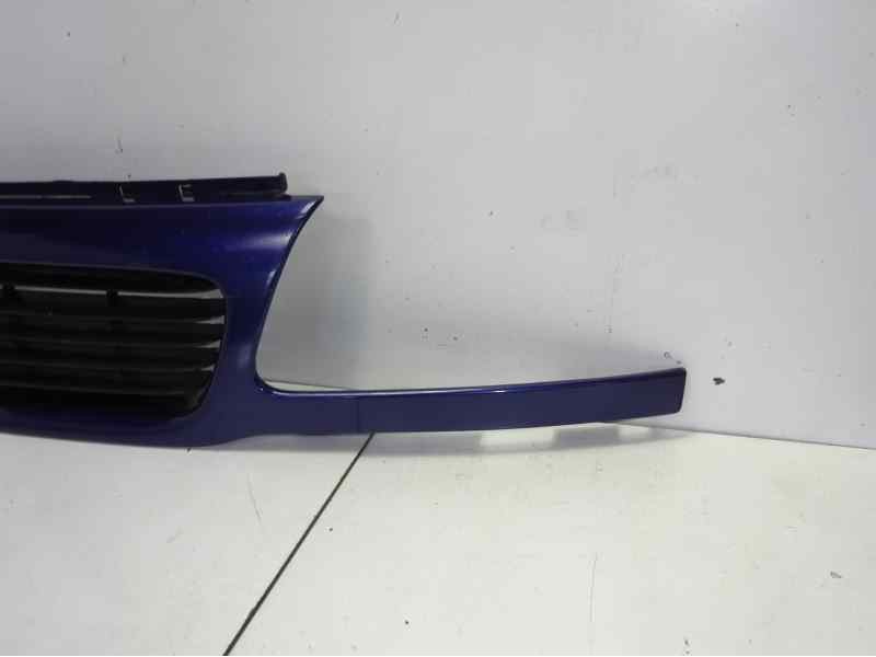 Recambio de rejilla delantera para opel astra f berlina básico referencia OEM IAM 6320026 OP0152001 