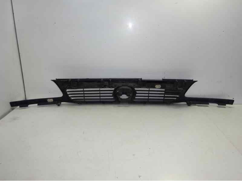 Recambio de rejilla delantera para opel astra f berlina básico referencia OEM IAM 6320026 OP0152001 