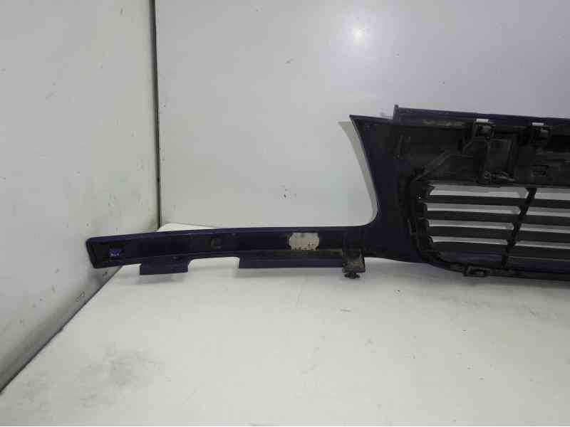 Recambio de rejilla delantera para opel astra f berlina básico referencia OEM IAM 6320026 OP0152001 