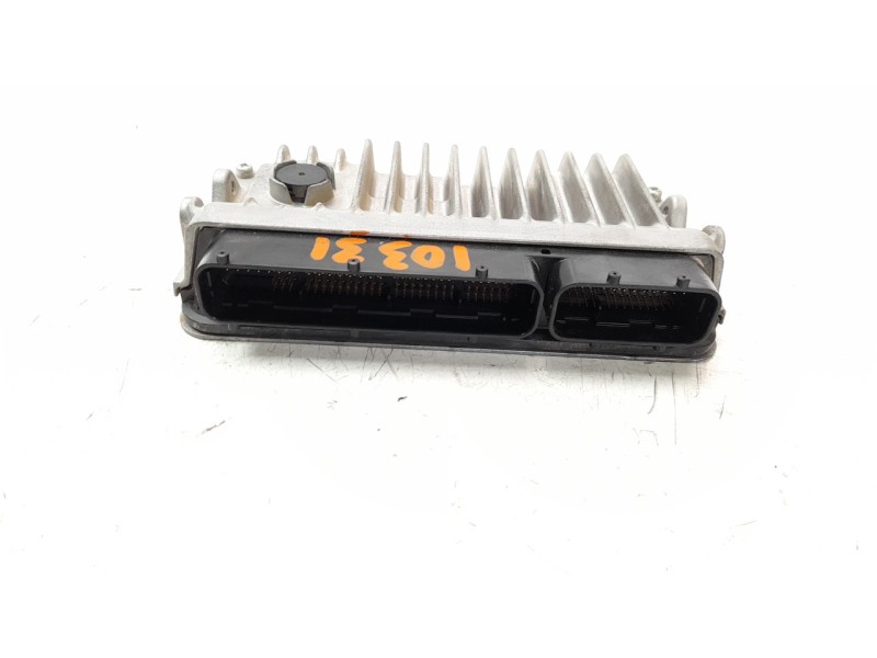 Recambio de centralita motor uce para toyota rav 4 referencia OEM IAM 8966142K80  