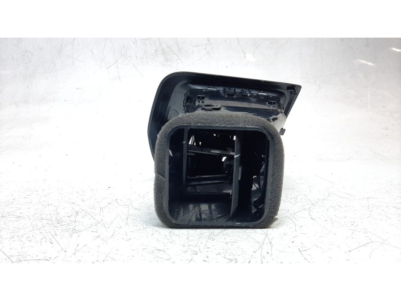 Recambio de aireador izquierdo para volvo v60 familiar 2.0 diesel cat referencia OEM IAM 31477875  