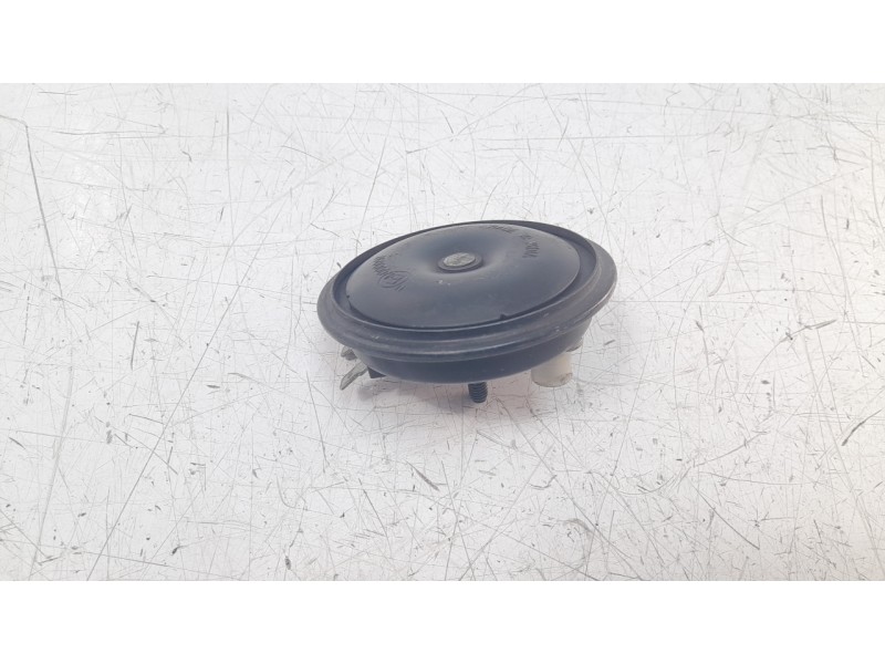 Recambio de claxon para ktm 390 duke 390 duke referencia OEM IAM 93011060100  