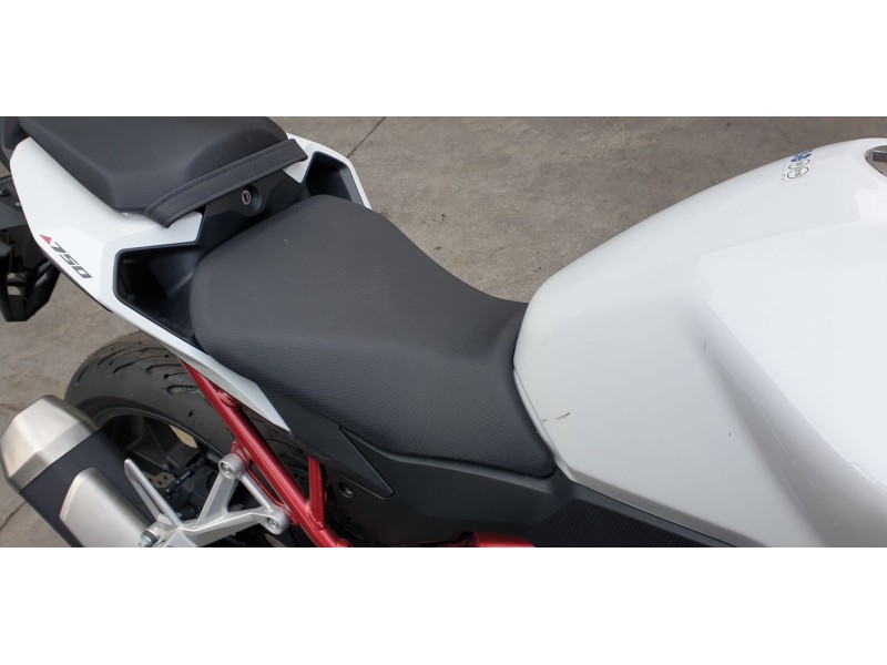 Recambio de asiento delantero para honda cb 750 hornet referencia OEM IAM 77100MLEC00ZA  