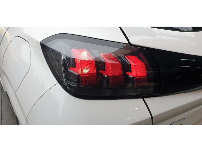 Recambio de piloto trasero izquierdo para peugeot 208 (p2) 1.2 puretech referencia OEM IAM 9823216780  