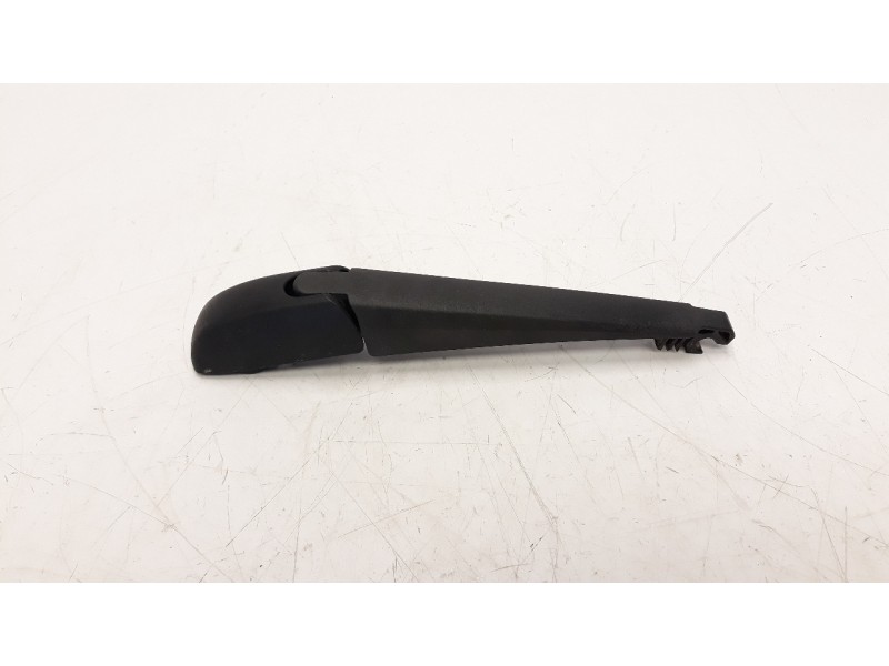 Recambio de brazo limpia trasero para toyota rav 4 2.0 d-4d cat referencia OEM IAM 8524142090  