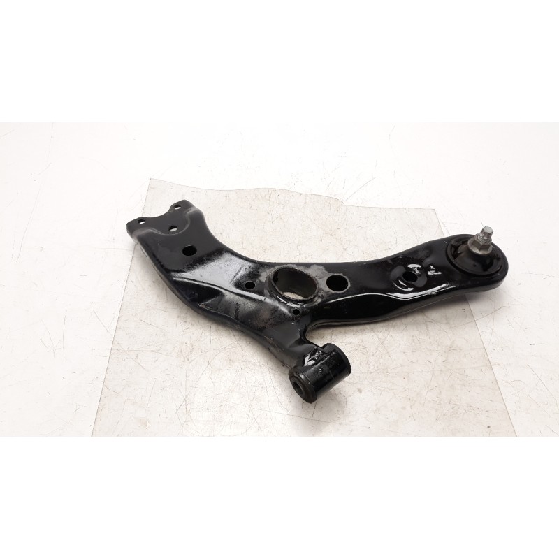Recambio de brazo suspension inferior delantero izquierdo para toyota rav 4 2.0 d-4d cat referencia OEM IAM 4806942060  