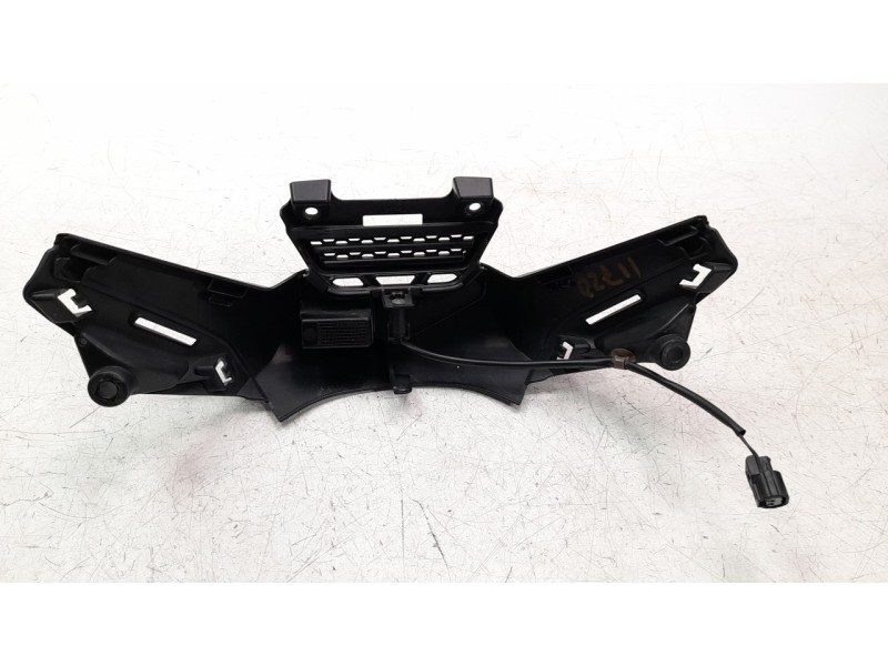 Recambio de moldura para honda x-adv x-adv referencia OEM IAM 64230MKHD00ZA  