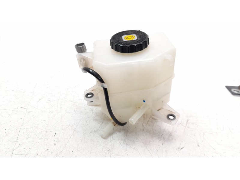 Recambio de deposito servo para toyota rav 4 referencia OEM IAM 4722078010  