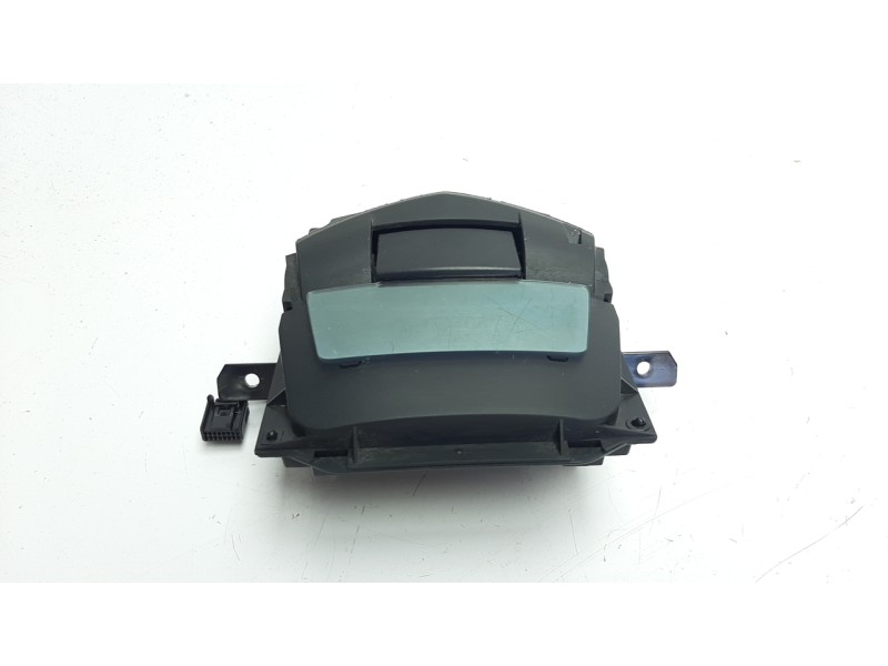 Recambio de pantalla multifuncion para mazda 3 lim. () 2.2 turbodiesel cat referencia OEM IAM B62SK0541875  