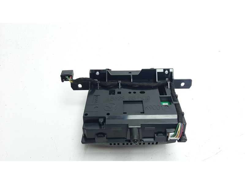 Recambio de pantalla multifuncion para mazda 3 lim. () 2.2 turbodiesel cat referencia OEM IAM B62SK0541875  