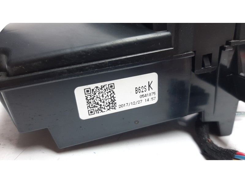 Recambio de pantalla multifuncion para mazda 3 lim. () 2.2 turbodiesel cat referencia OEM IAM B62SK0541875  