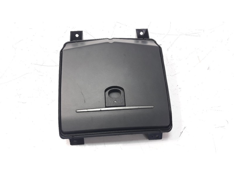 Recambio de cenicero para ssangyong rexton w 2.0 td cat referencia OEM IAM 7798408B00  
