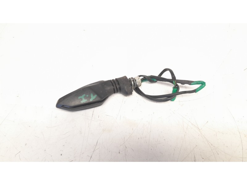 Recambio de piloto trasero izquierdo para ktm 390 duke 390 duke referencia OEM IAM 90514036100  