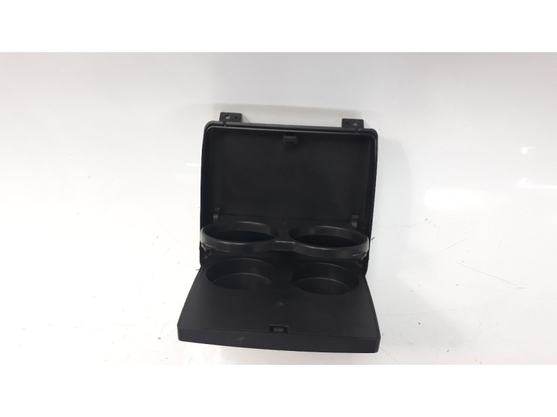 Recambio de cenicero para ssangyong rexton w 2.0 td cat referencia OEM IAM 7798408B00  