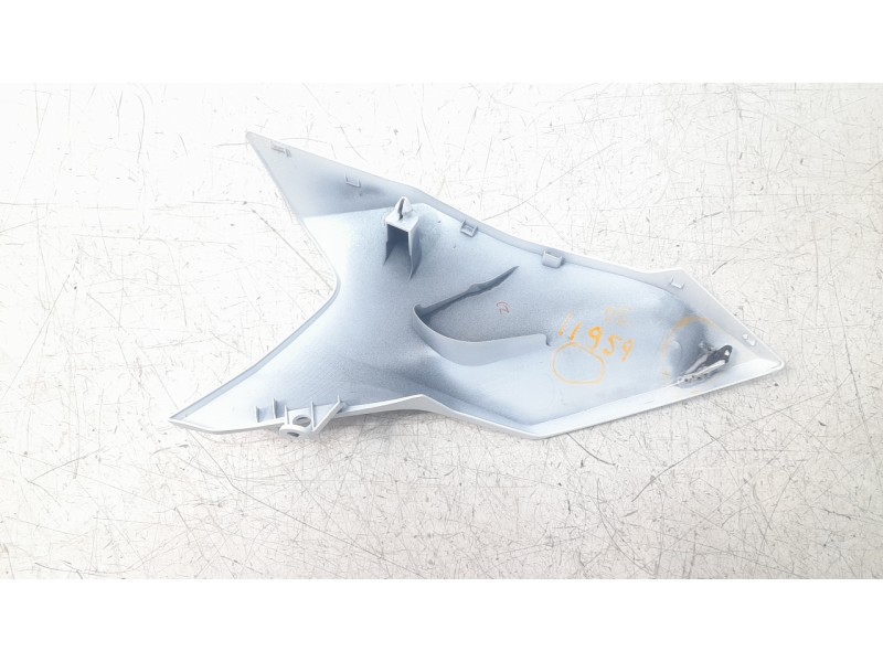 Recambio de carenado delantero izquierdo para honda cb 750 hornet referencia OEM IAM 64400MLBD00ZC  