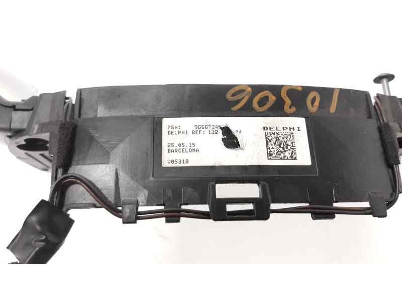 Recambio de mando volante para citroen c4 picasso referencia OEM IAM 96667245ZD  