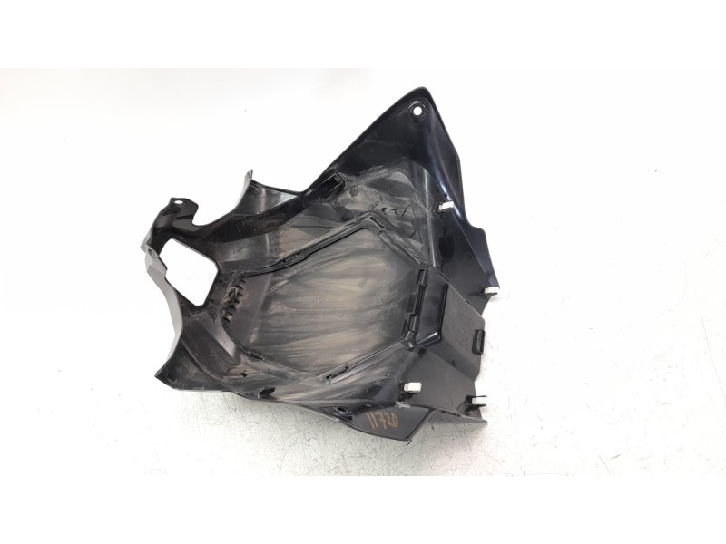 Recambio de moldura para honda x-adv x-adv referencia OEM IAM 64120MKHD00  