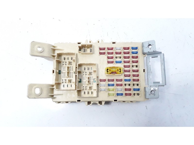 Recambio de caja reles / fusibles para hyundai i20 city s referencia OEM IAM 919511J030  