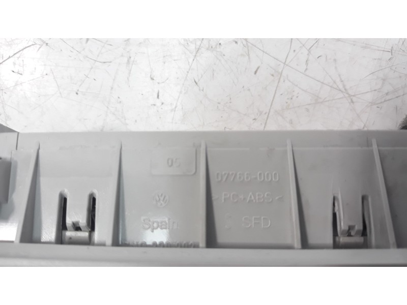 Recambio de rejilla aireadora para seat alhambra (711) 1.4 16v tsi referencia OEM IAM 07766000  