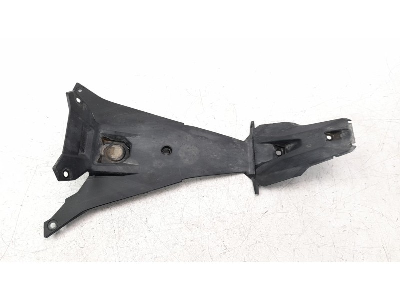 Recambio de moldura para honda x-adv x-adv referencia OEM IAM 80105MKHD00  