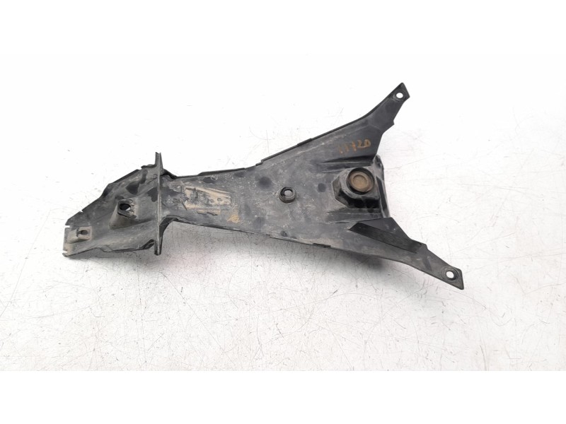 Recambio de moldura para honda x-adv x-adv referencia OEM IAM 80105MKHD00  