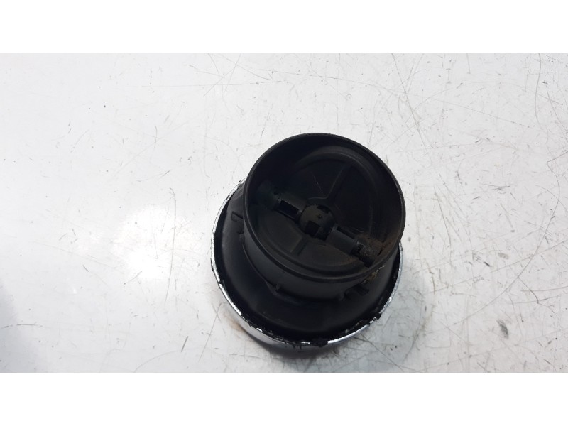 Recambio de rejilla aireadora para seat ibiza (6l1) 1.9 tdi referencia OEM IAM 6L0819203D  