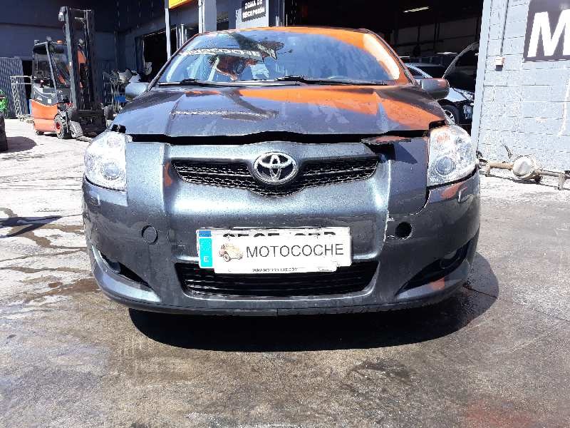 toyota auris del año 2008