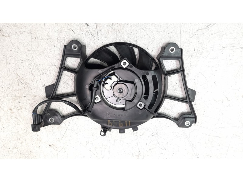 Recambio de electroventilador para honda cb 750 hornet referencia OEM IAM SSW7173C  