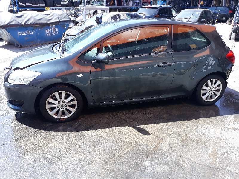 toyota auris del año 2008