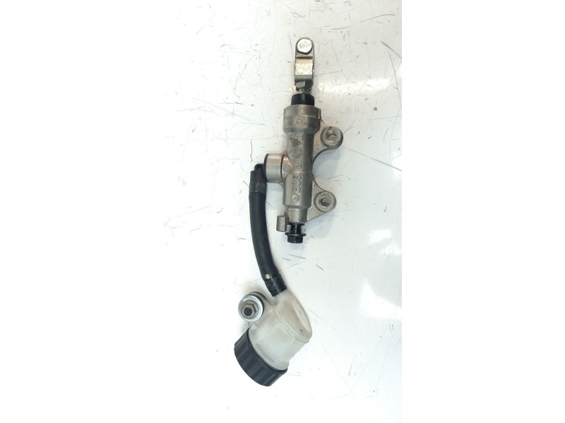 Recambio de bomba freno para yamaha mt-125 referencia OEM IAM B5GF583V0000  