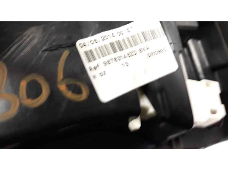 Recambio de pantalla multifuncion para citroen c4 picasso referencia OEM IAM 96783146ZD  