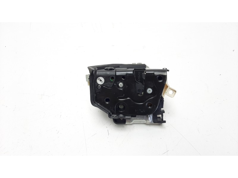 Recambio de cerradura puerta trasera izquierda para audi a3 sportback (8va) 2.0 16v tdi referencia OEM IAM 8X0839015C  EZCAU031