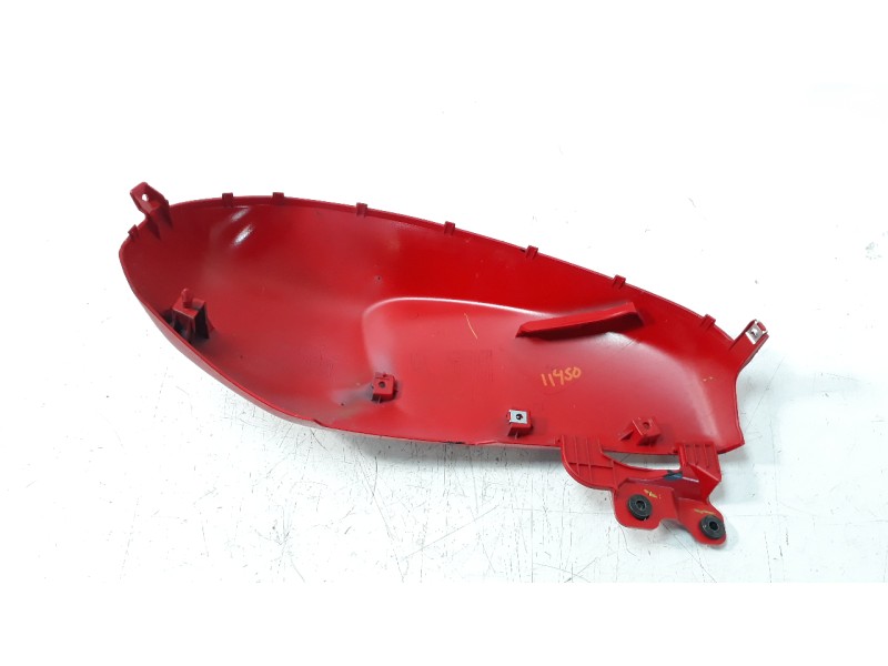 Recambio de carenado delantero derecho para yamaha mt-125 referencia OEM IAM B1VF413900  