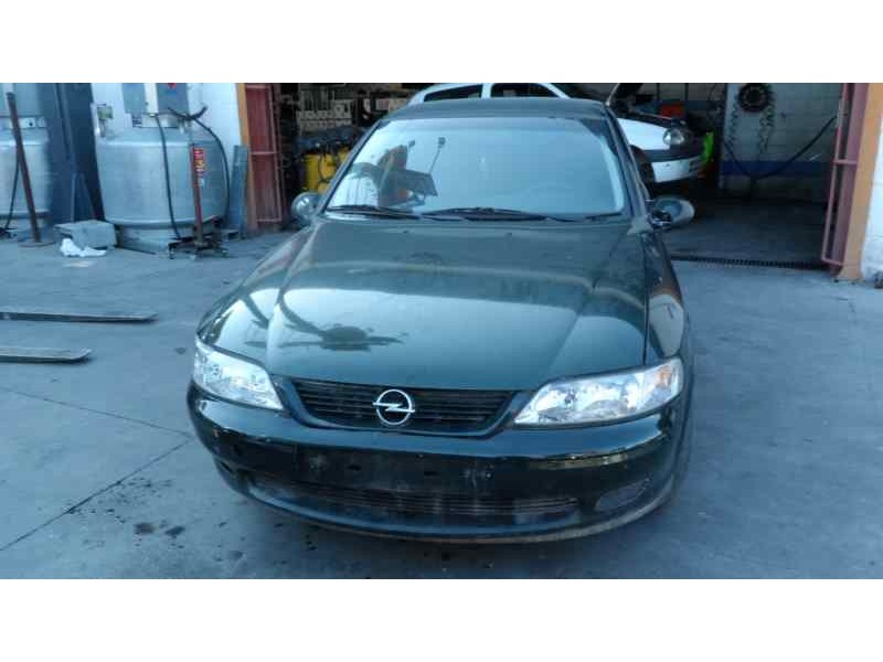 opel vectra b berlina del año 2000