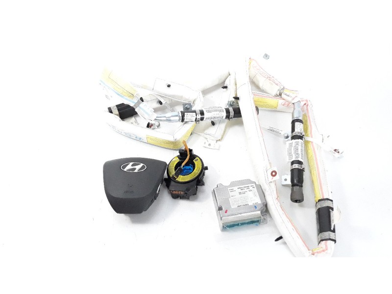 Recambio de kit airbag para hyundai i20 city s referencia OEM IAM 847104P410RY  